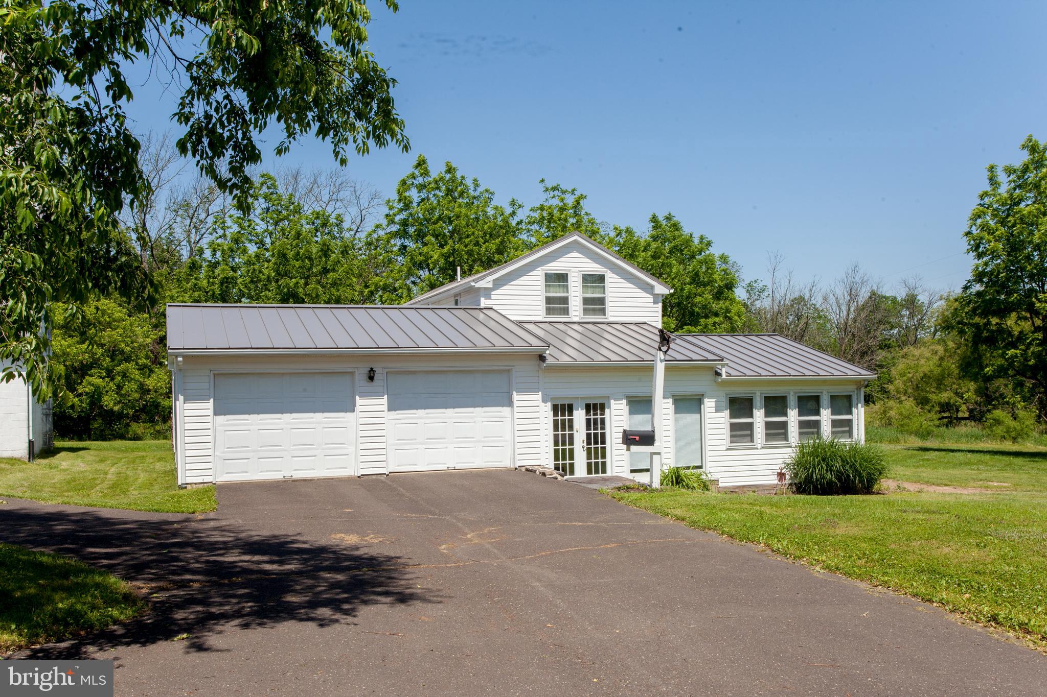 5221 Valley Park Road Doylestown, PA 18902 - Photo 7 of 25 Gallery Image 7