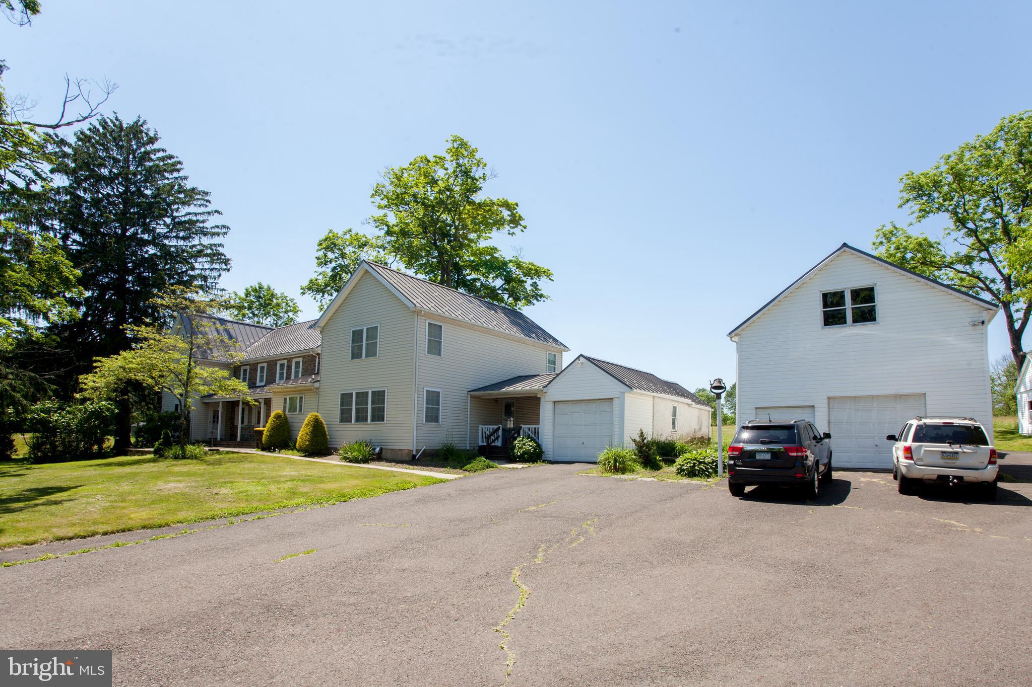 5221 Valley Park Road Doylestown, PA 18902 - Photo 9 of 25 Gallery Image 9