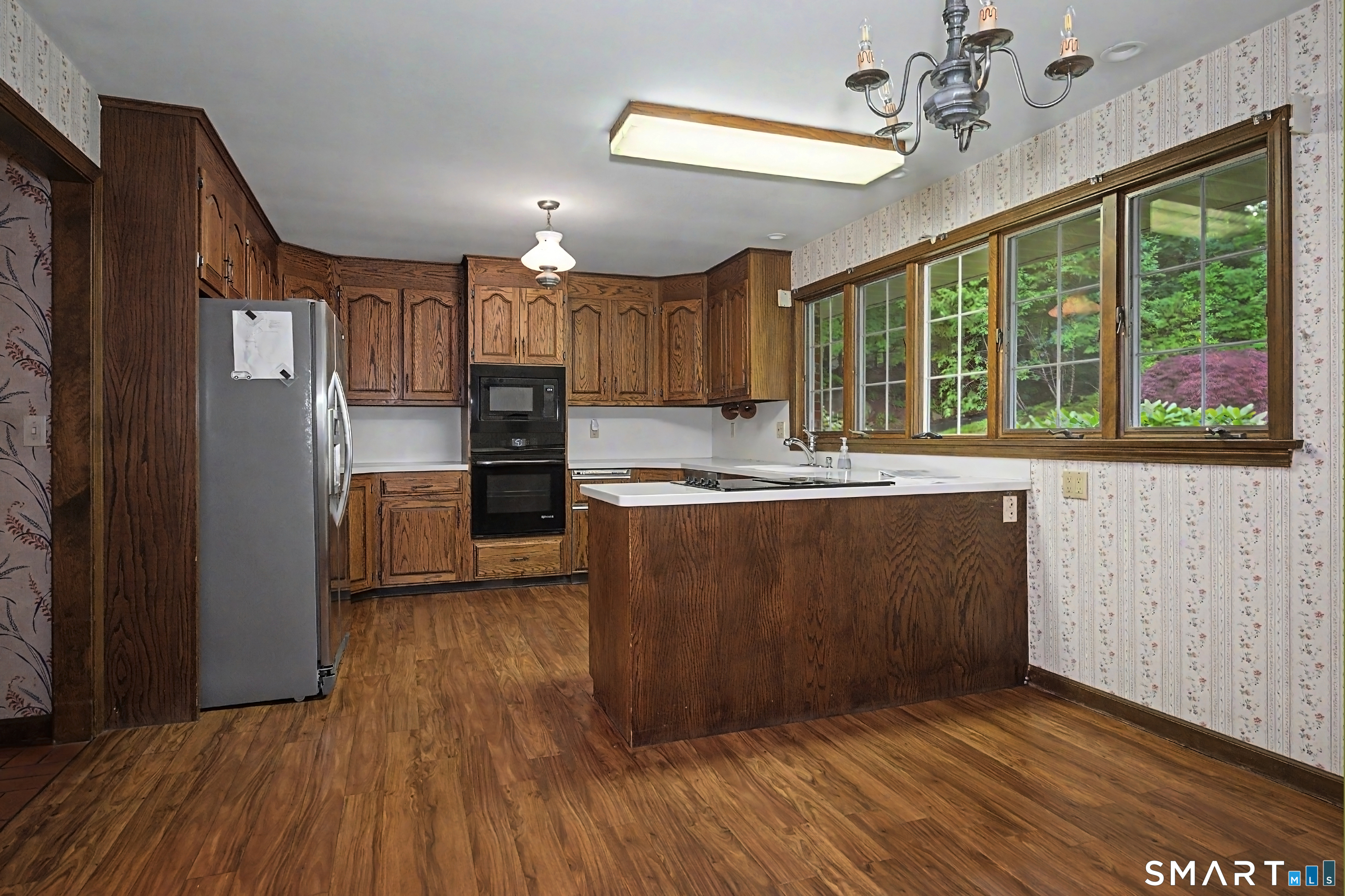 370 Hubbard Road Haddam, CT 06441 - Photo 9 of 39