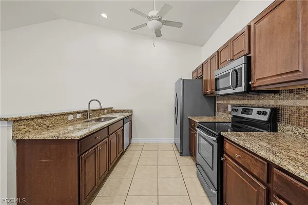 $1,700 | 902 Southwest 39th Terrace, Cape Coral, FL 33914