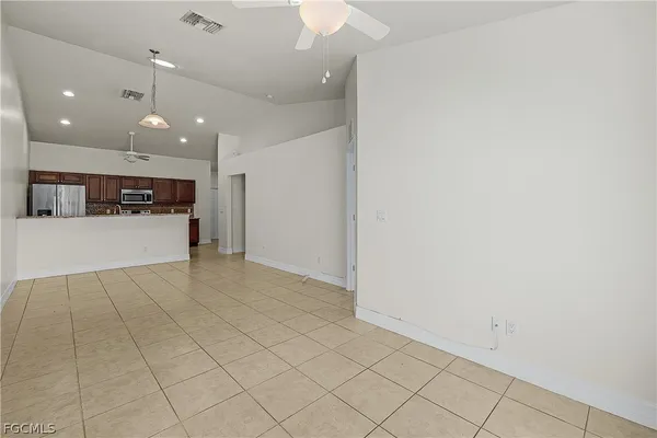 $1,700 | 902 Southwest 39th Terrace, Cape Coral, FL 33914