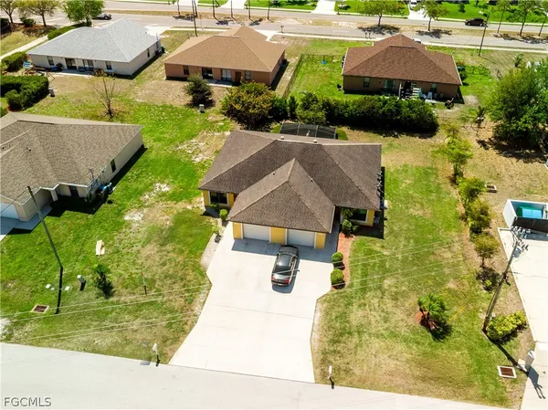 $1,700 | 902 Southwest 39th Terrace, Cape Coral, FL 33914