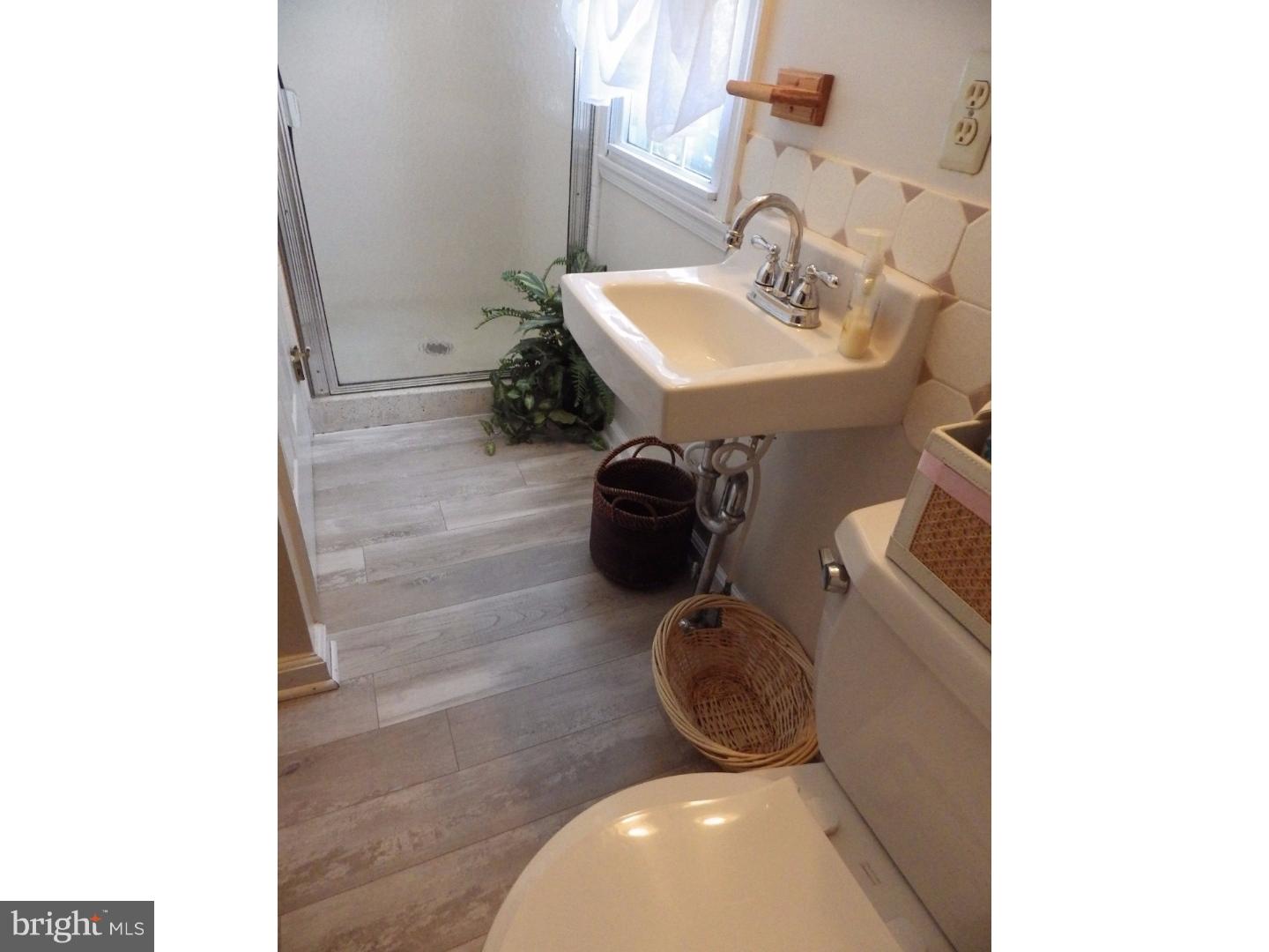 503 Enfield Road Oreland, PA 19075 - Photo 9 of 23 Bathroom