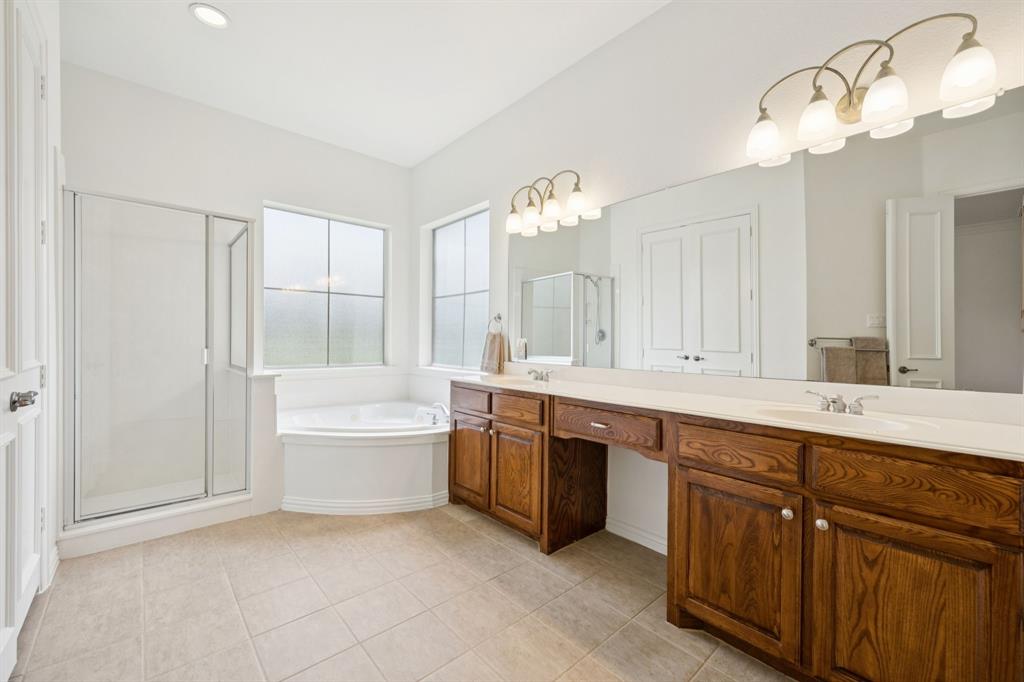 385 Bee Caves Road Lucas, TX 75002 - Photo 15 of 35 Primary Ensuite Bath