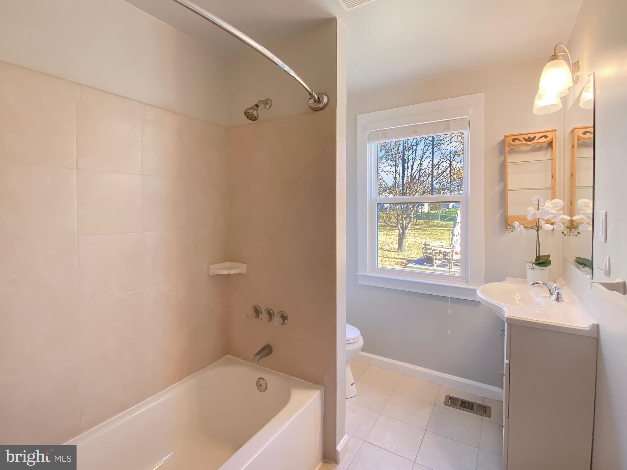 8350 Grove Angle Road Ellicott City, MD 21043 - Photo 18 of 31 Full Bathroom on Main Level