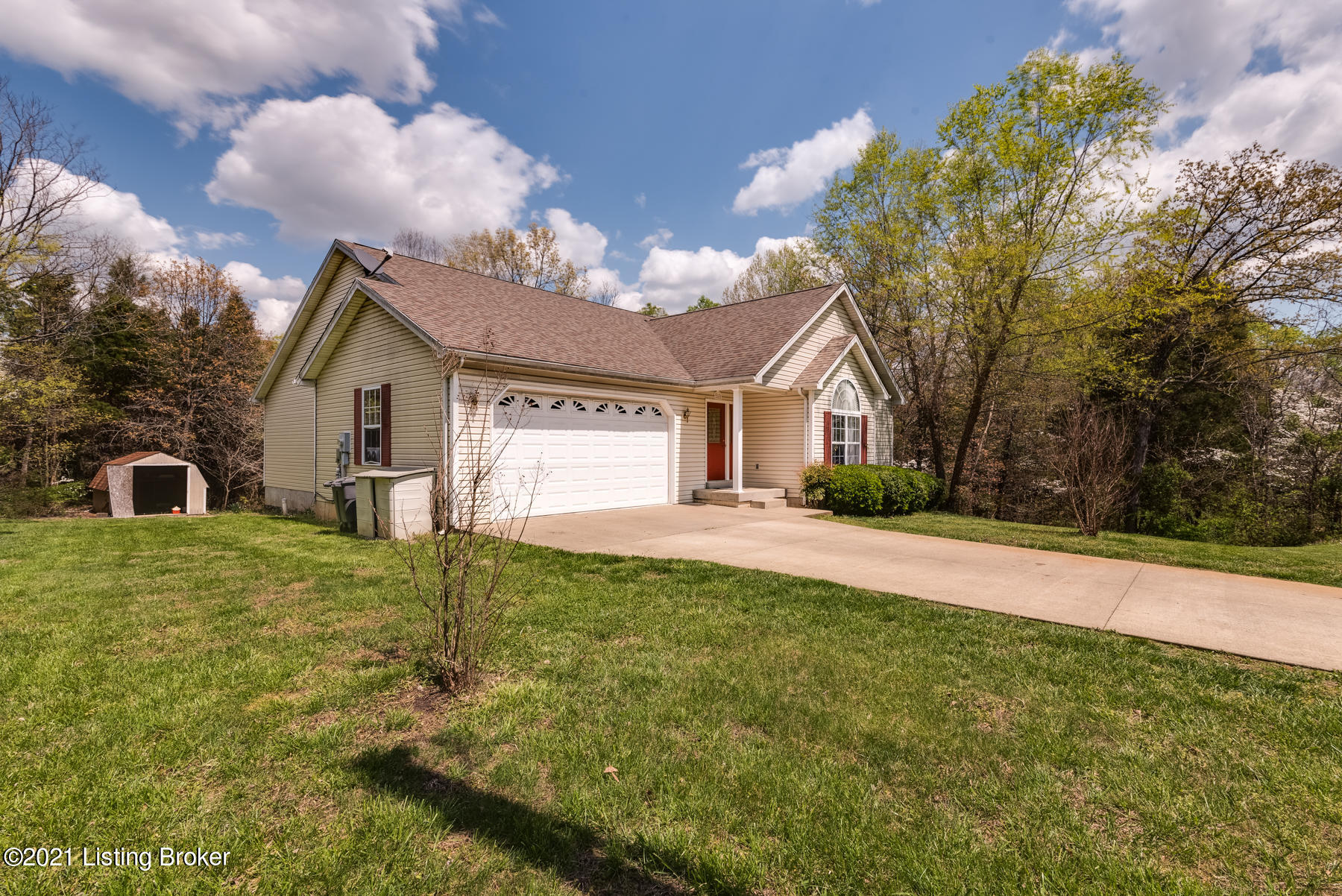 268 Warbler Road Brandenburg, KY 40108 - Photo 3 of 50 268 Warbler-005