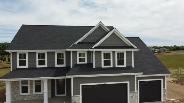 $769,990 | 490 Talbots Woods Drive, Oconomowoc, WI 53066