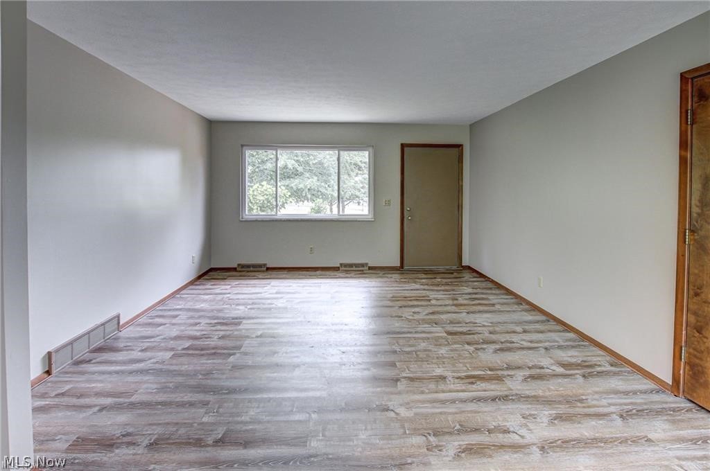 21002 Lunn Road Strongsville, OH 44149 - Photo 7 of 31