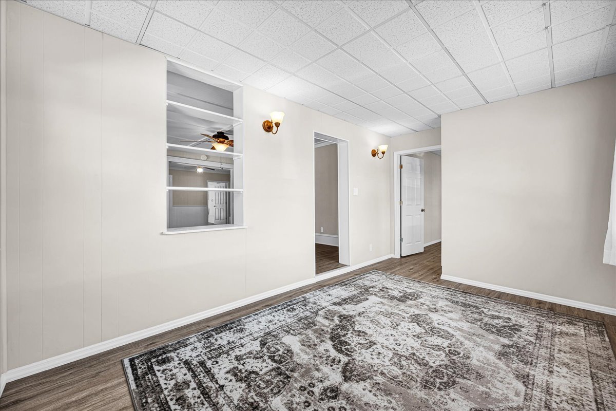 1406 West Walnut Street Bloomington, IL 61701 - Photo 2 of 32 a view of an empty room