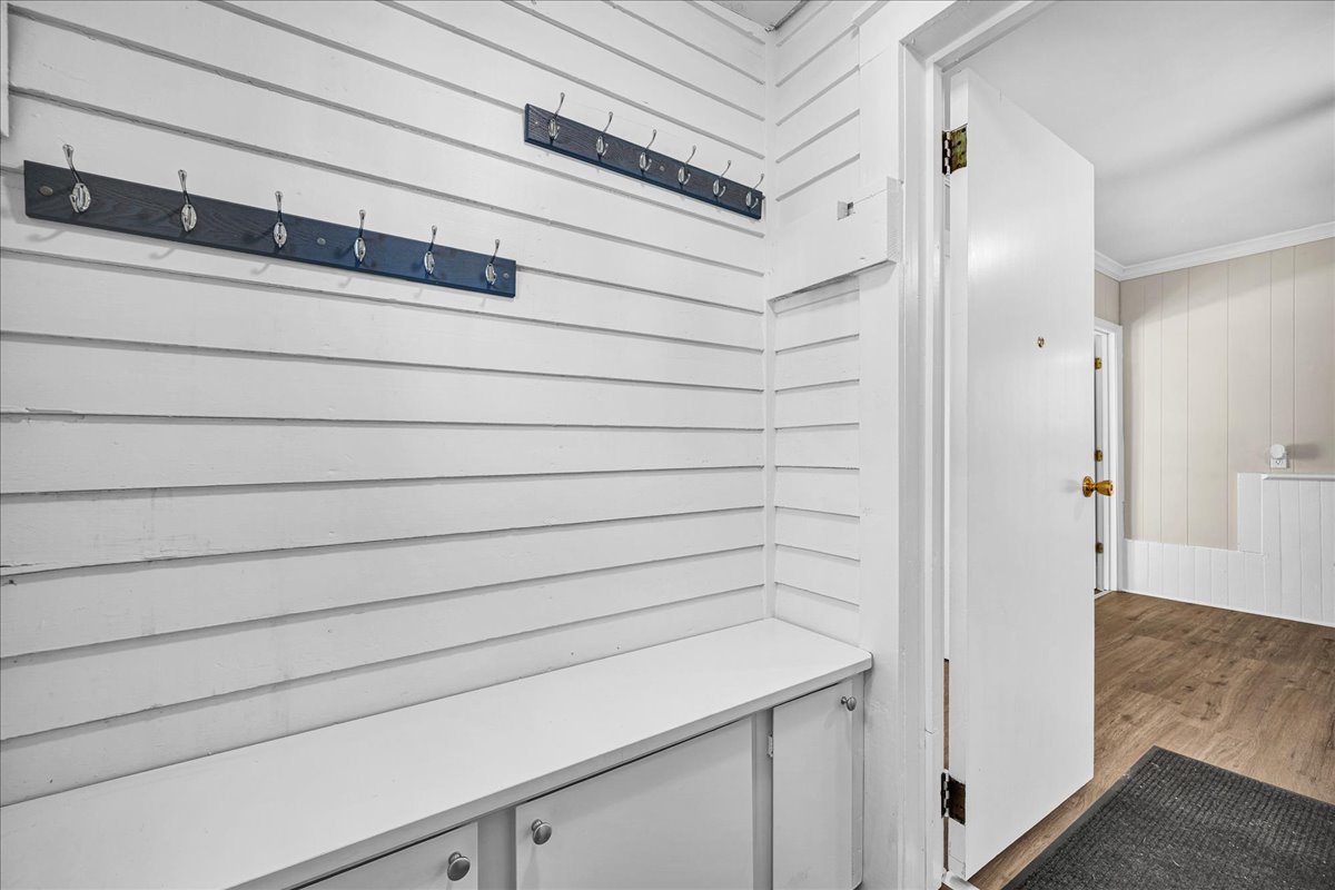 1406 West Walnut Street Bloomington, IL 61701 - Photo 24 of 32 a close view of a closet