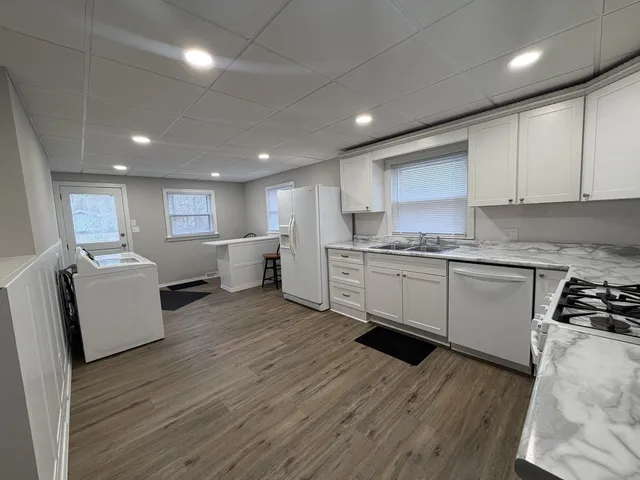 $168,900 | 1406 West Walnut Street, Bloomington, IL 61701