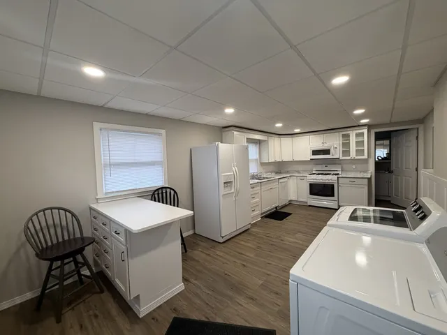 $168,900 | 1406 West Walnut Street, Bloomington, IL 61701