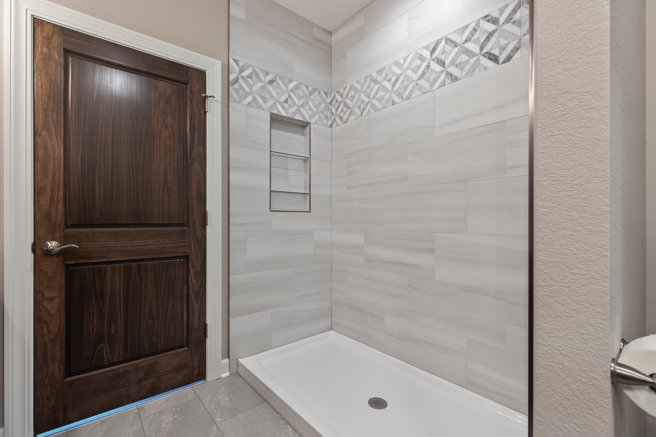 1596 Weston Rdg Road Oconomowoc, WI 53066 - Photo 17 of 26 W MASTER SHOWER