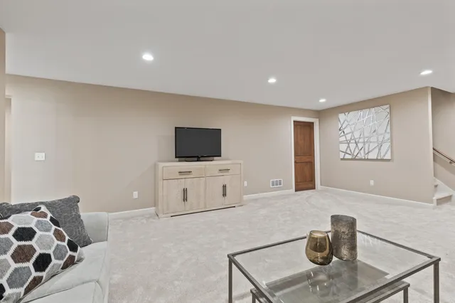 $619,990 | 1596 Weston Rdg Road, Oconomowoc, WI 53066