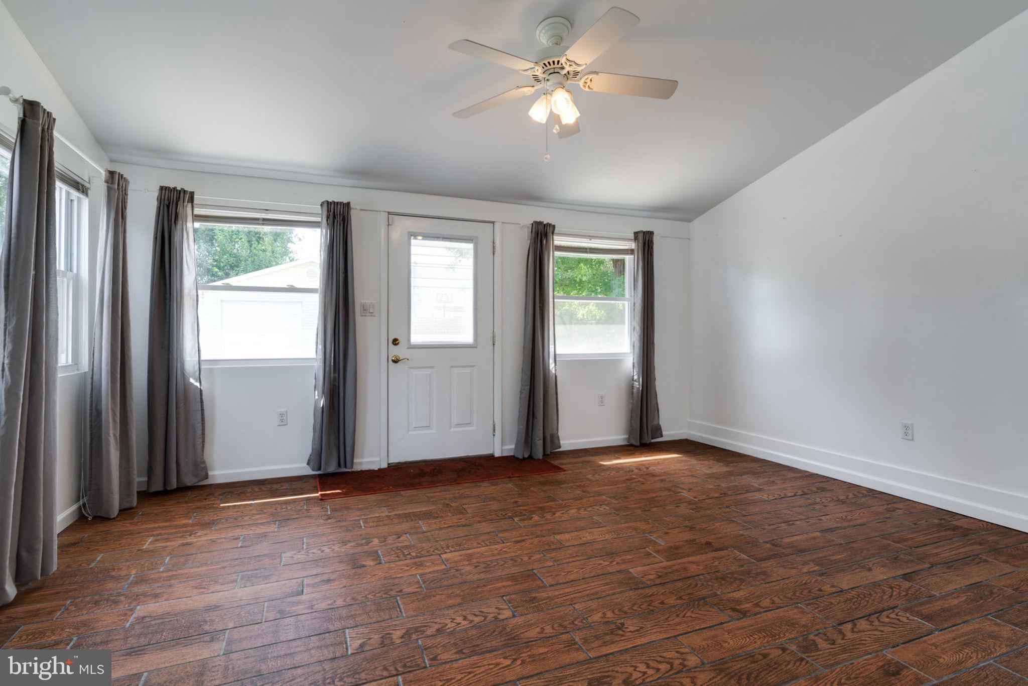1303 Columbia Road Woodbridge, VA 22191 - Photo 17 of 62 Gallery Image 17