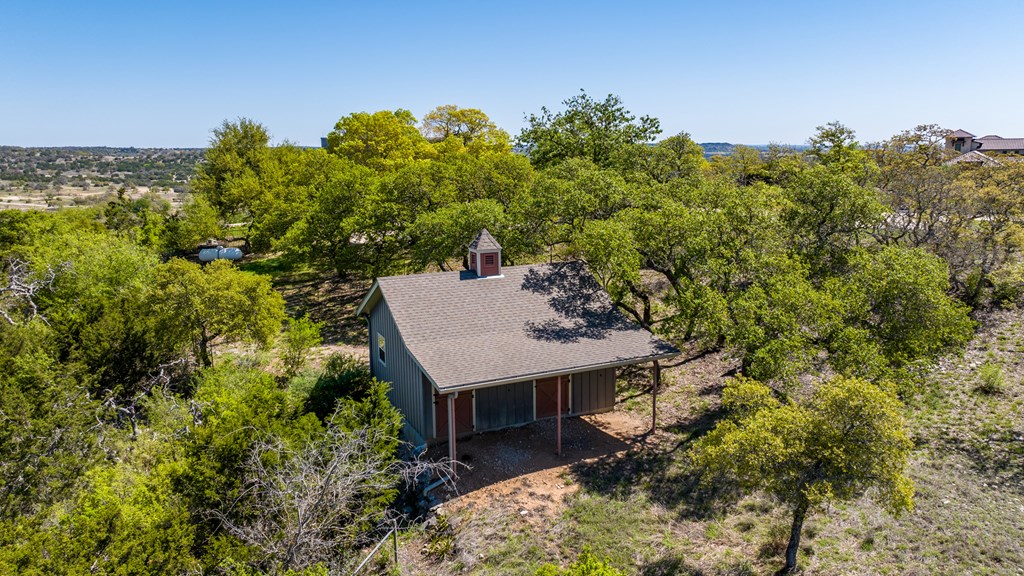 203 Flight Path Fredericksburg, TX 78624 - Photo 7 of 37