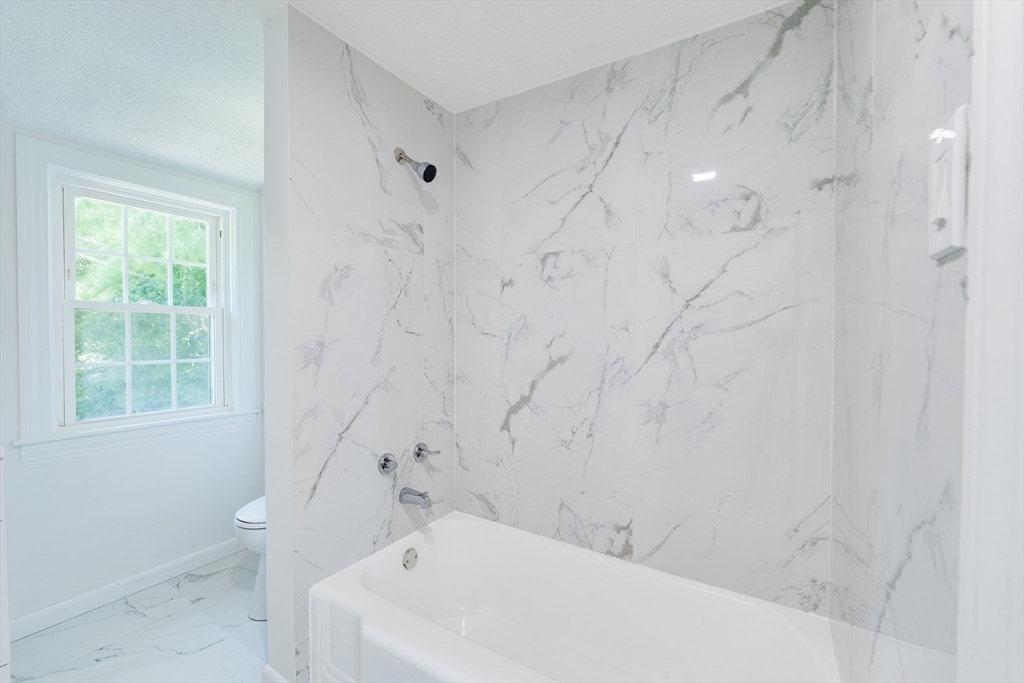 1386 Piper Road West Springfield, MA 01089 - Photo 25 of 39