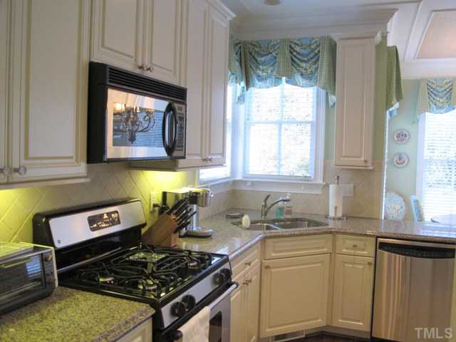 2642 Davis Street Raleigh, NC 27608 - Photo 13 of 25