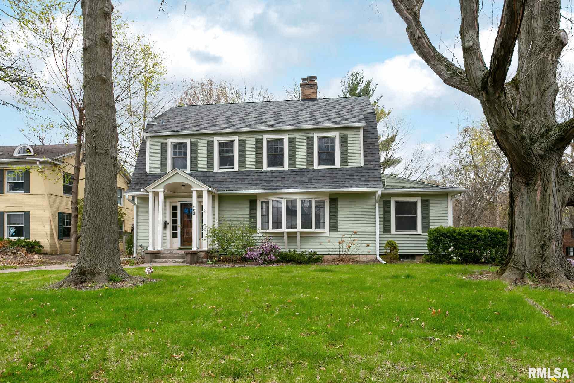 205 Forest Road Davenport, IA 52803 - Photo 2 of 35 Gallery Image 2