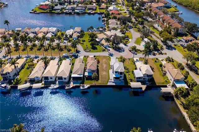 $199,000 | 193 Eveningstar Cay, Naples, FL 34114