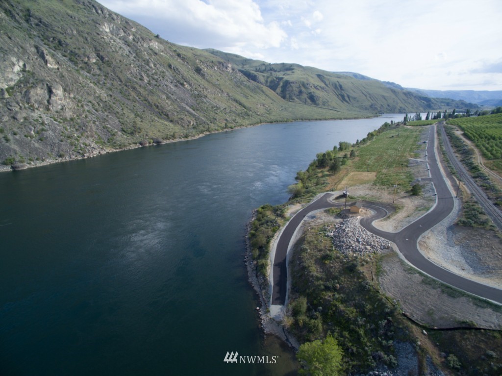 11 Hugo Road Chelan, WA 98816 - Photo 1 of 25 Gallery Image 1