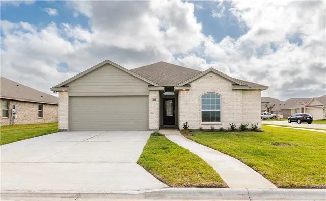 $2,450 | 1353 Trent Park Lane, Corpus Christi, TX 78415