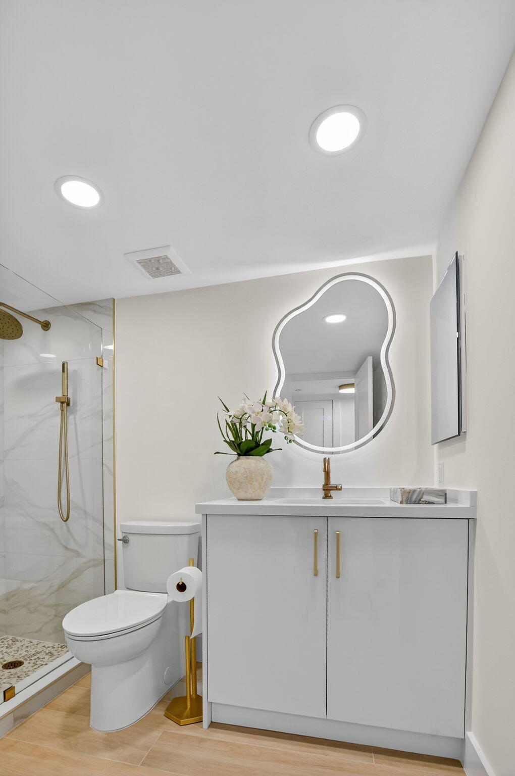 1751 Bridgewood Drive Boca Raton, FL 33434 - Photo 20 of 52 Guest Bathroom