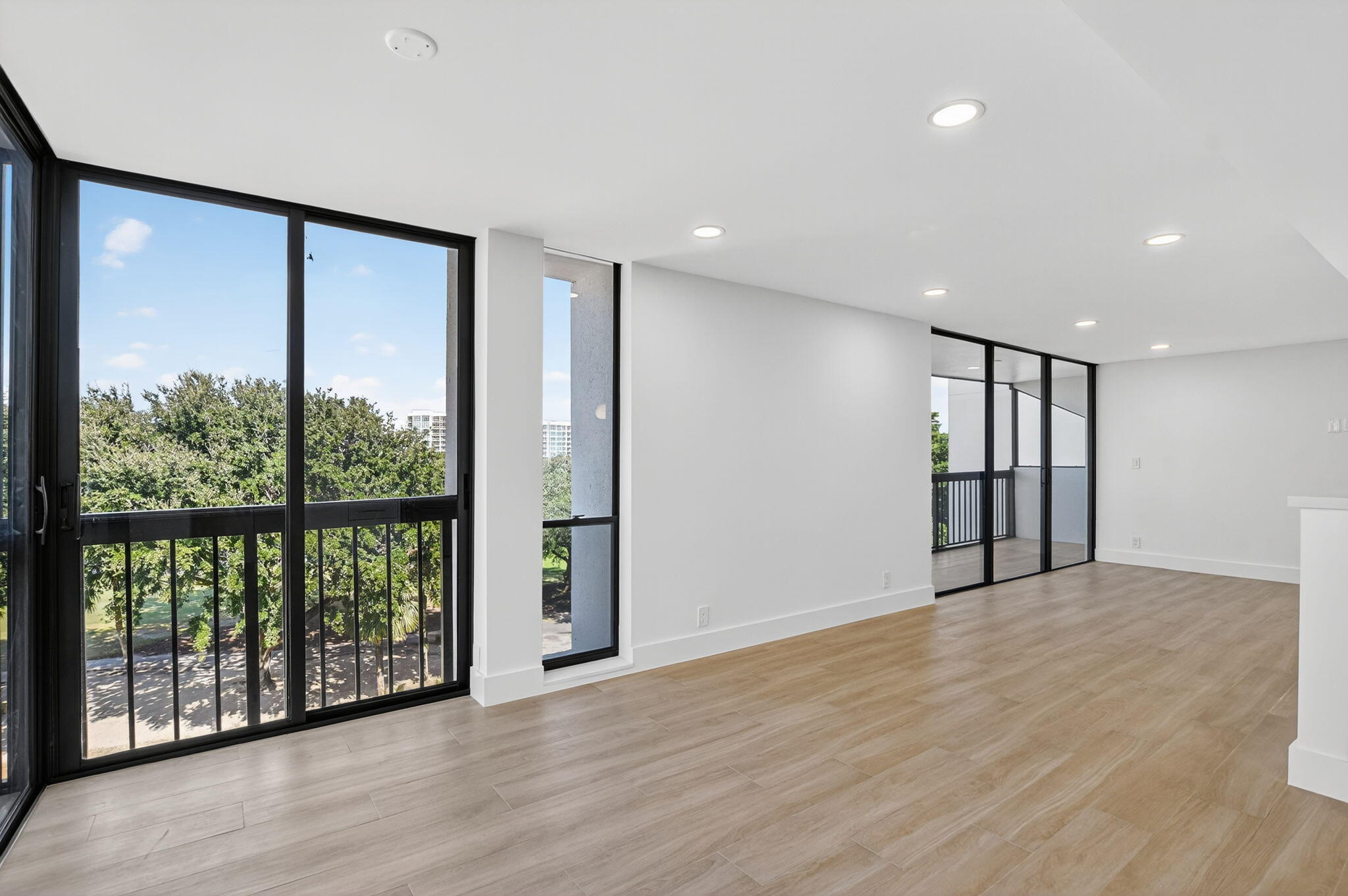 1751 Bridgewood Drive Boca Raton, FL 33434 - Photo 6 of 52 Dining / Living