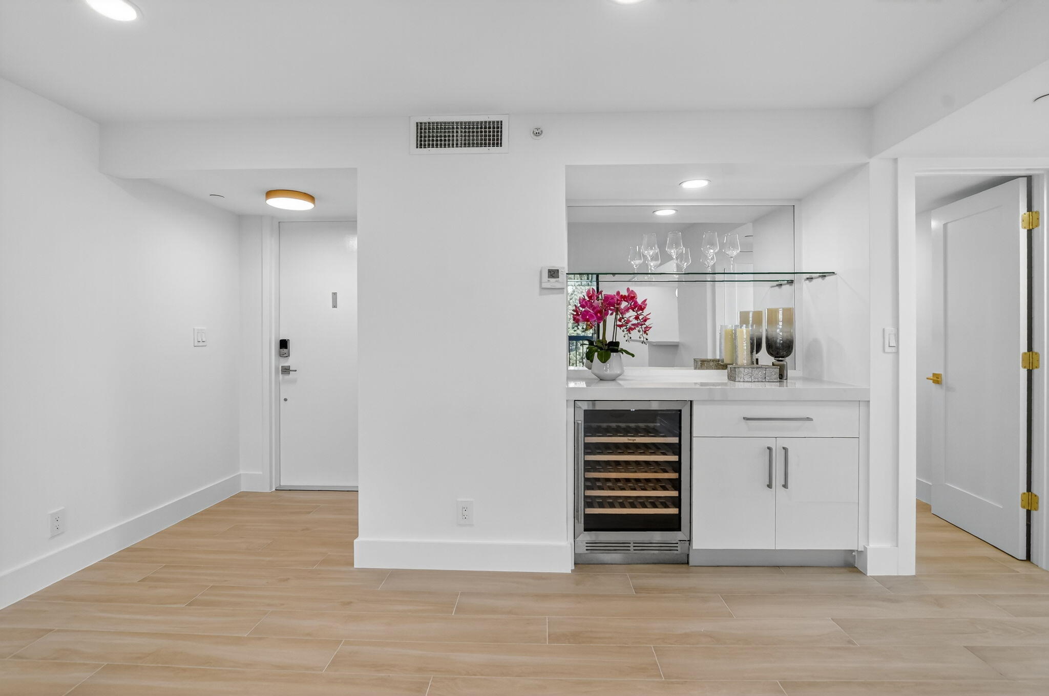 1751 Bridgewood Drive Boca Raton, FL 33434 - Photo 9 of 52 Bar