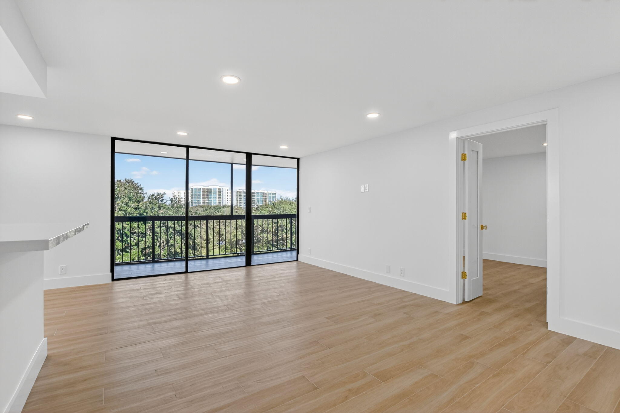 1751 Bridgewood Drive Boca Raton, FL 33434 - Photo 10 of 52 Living Roomm