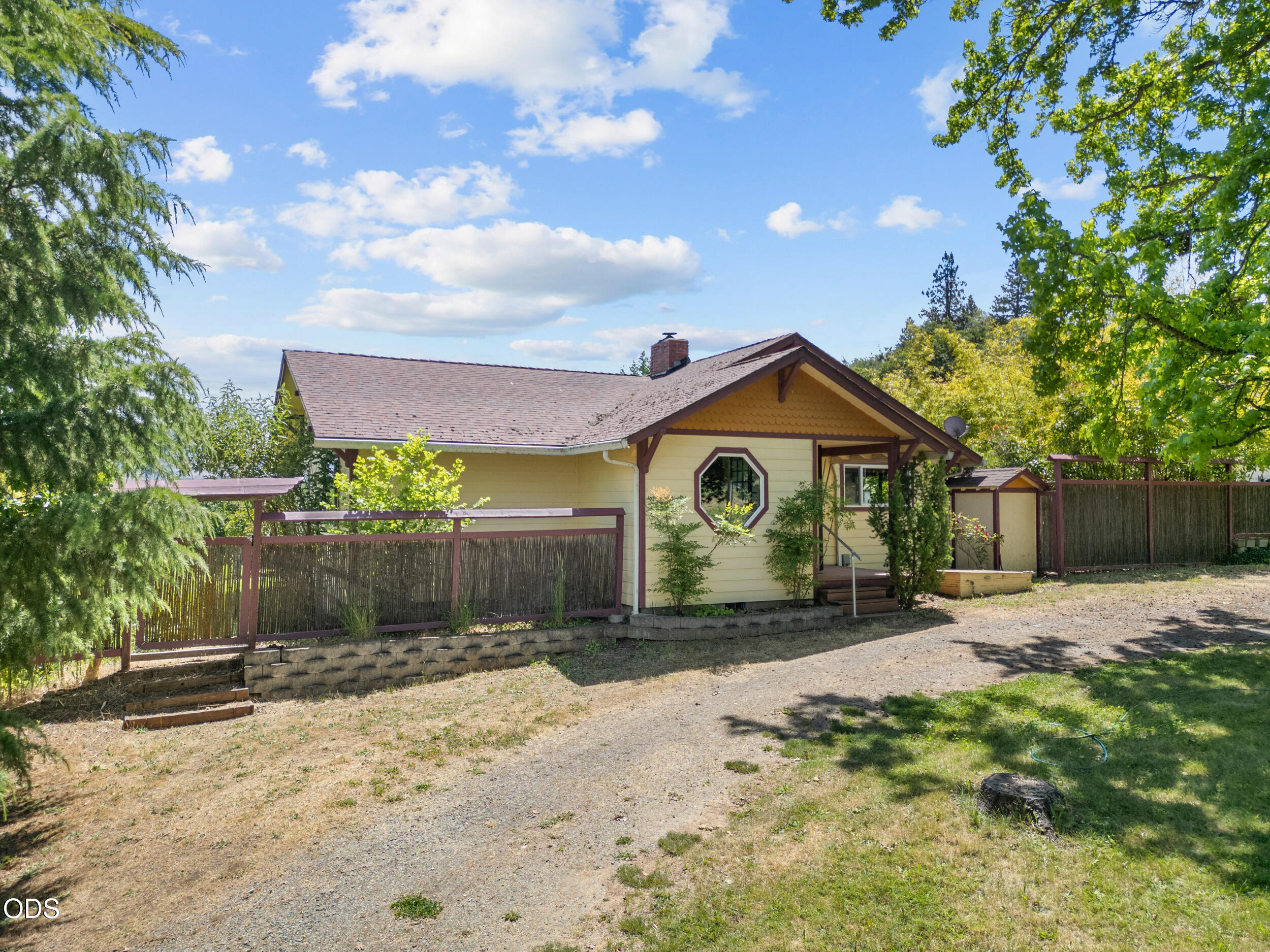 255 Carmen Road Talent, OR 97540 - Photo 32 of 56