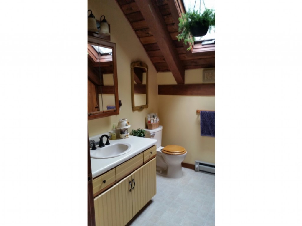 187 Onset Road Bennington, NH 03442 - Photo 5 of 16
