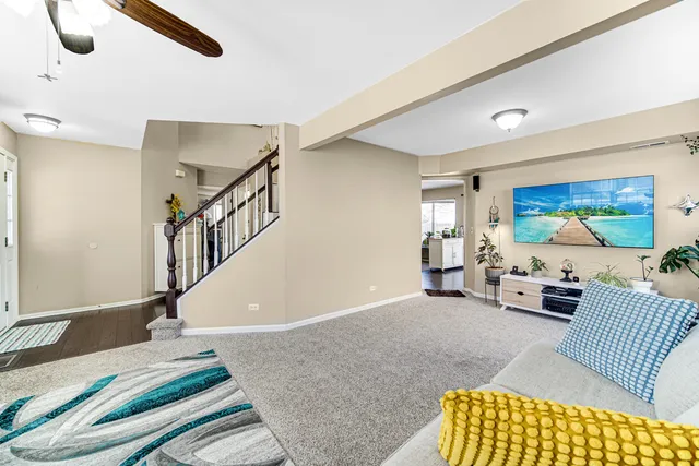 $2,795 | 1384 Roxbury Drive, Aurora, IL 60502