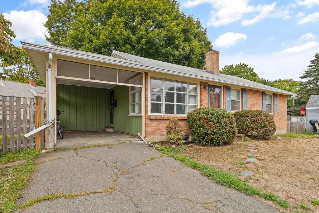 12 Old Farm Road Beverly, MA 01915 - Photo 3 of 27 Gallery Image 3