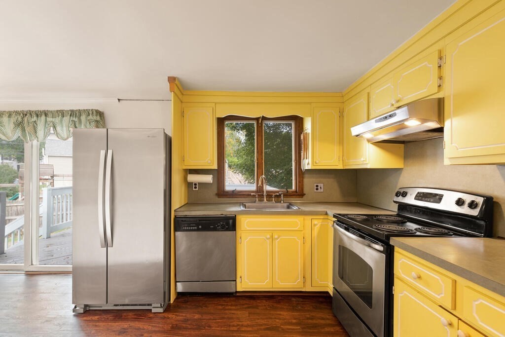 12 Old Farm Road Beverly, MA 01915 - Photo 8 of 27 Gallery Image 8