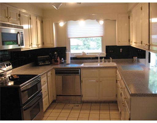 2296 Cramden Road Upper St. Clair, PA 15241 - Photo 5 of 11 Kitchen.