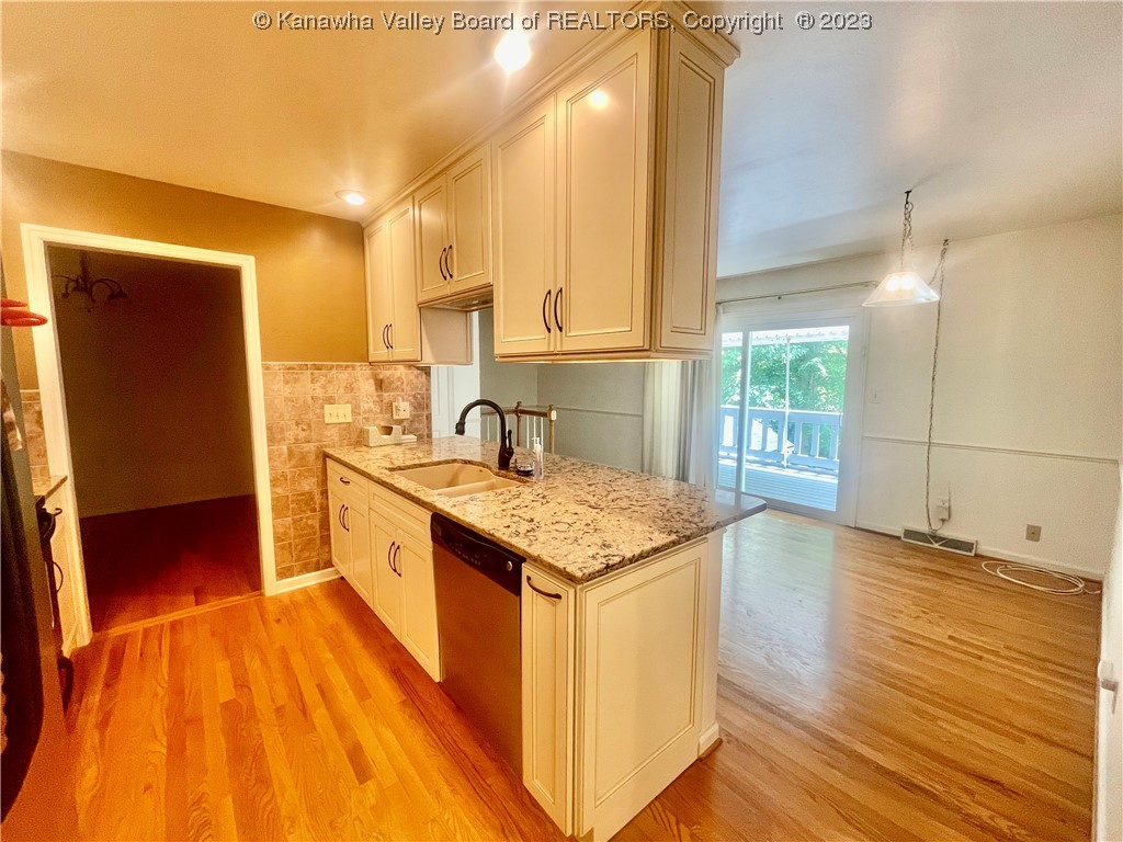 1420 Newcastle Road Charleston, WV 25314 - Photo 6 of 29 Gallery Image 6