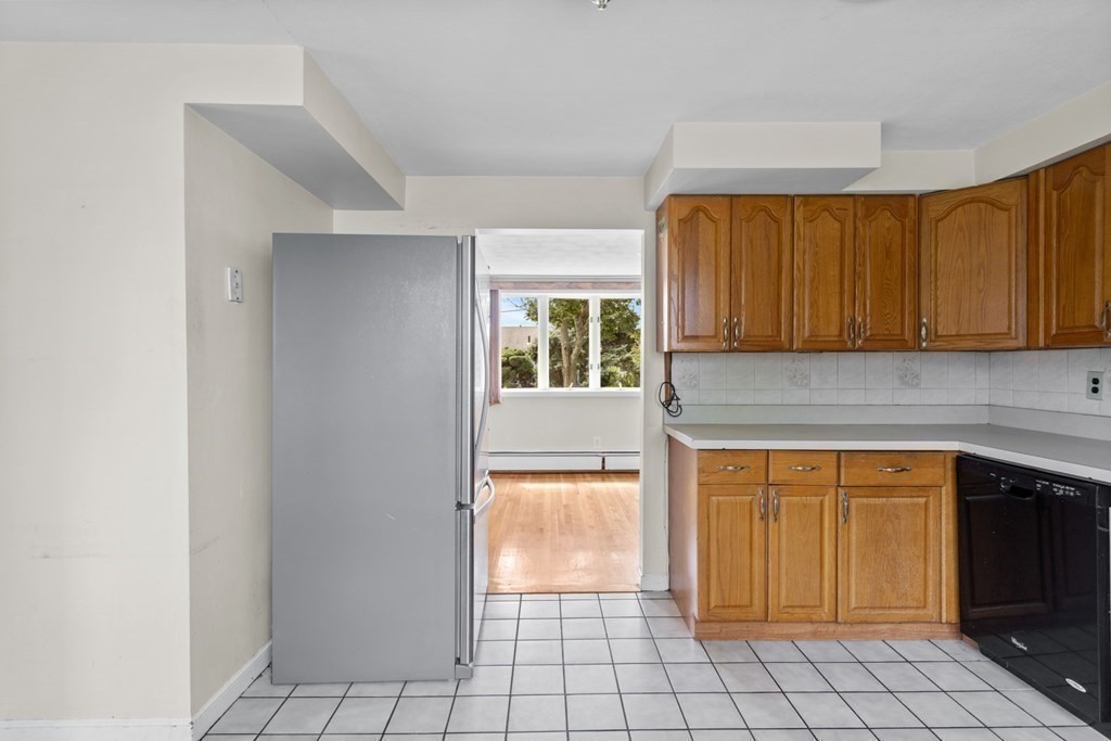 27 Ann Road Revere, MA 02151 - Photo 8 of 25 Gallery Image 8
