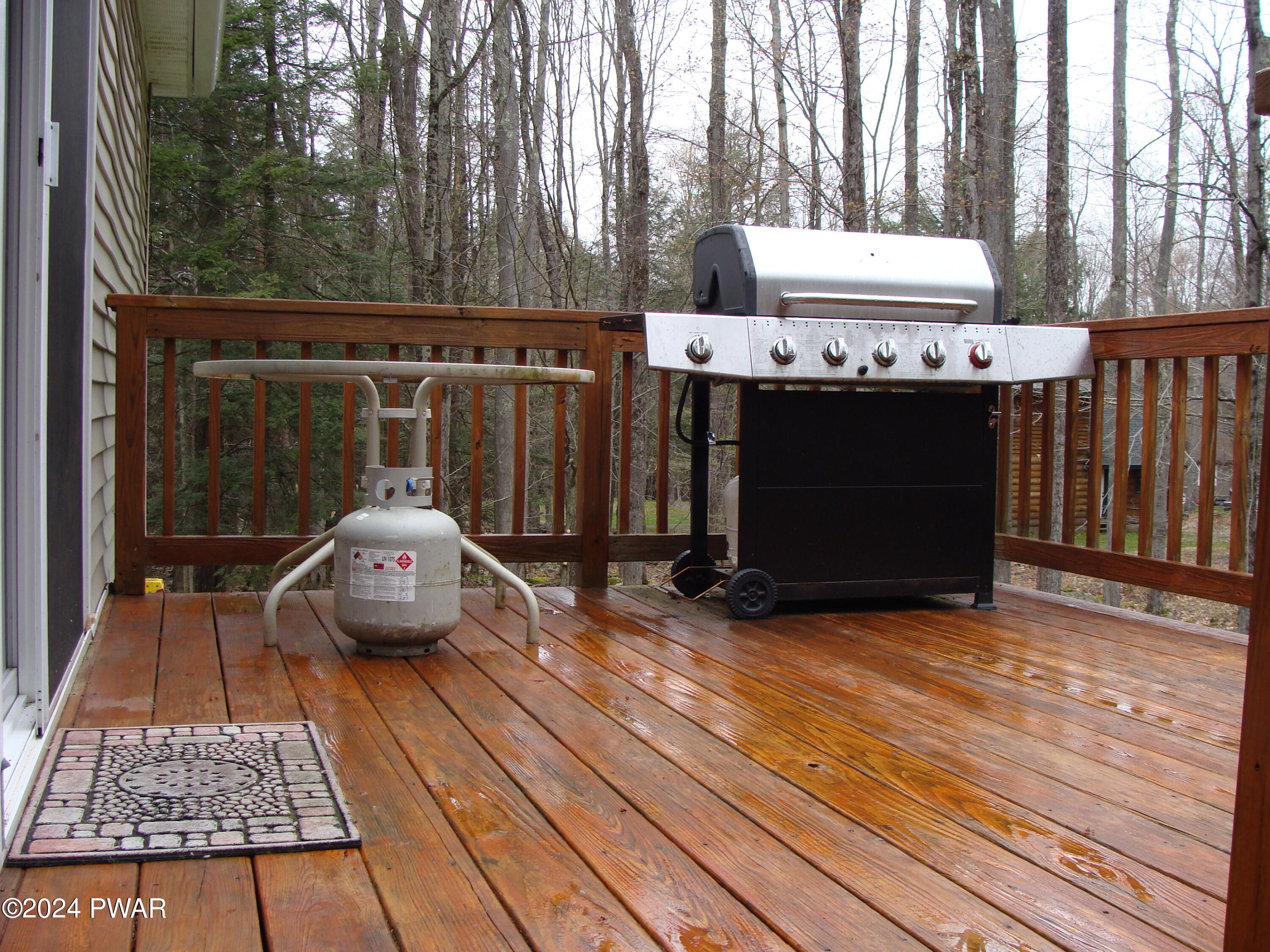128 Fawn Road Hawley, PA 18428 - Photo 6 of 25 DSC01138