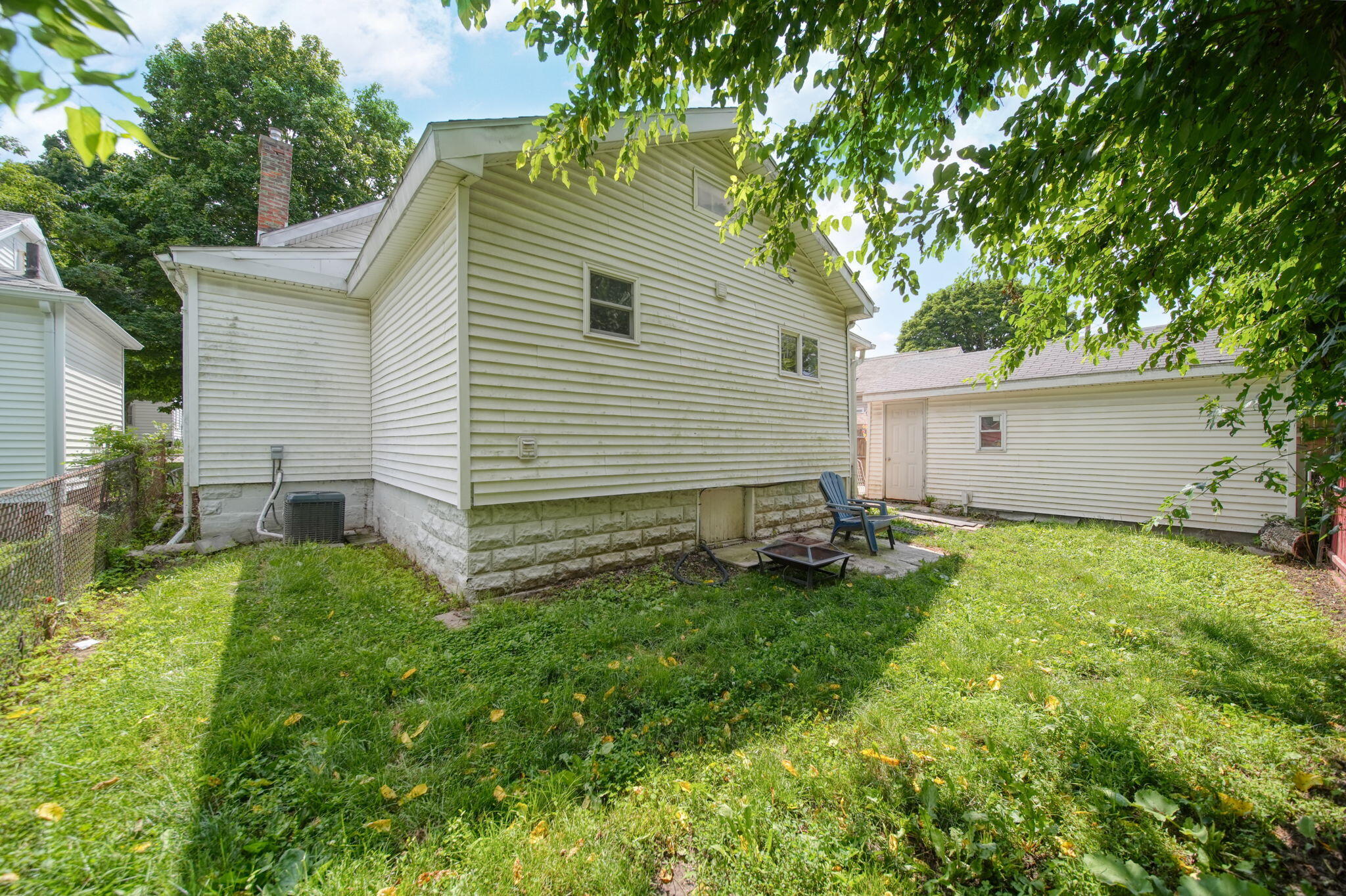 709 East Front Street Adrian, MI 49221 - Photo 28 of 29 30-web-or-mls-DSC04263_HDR