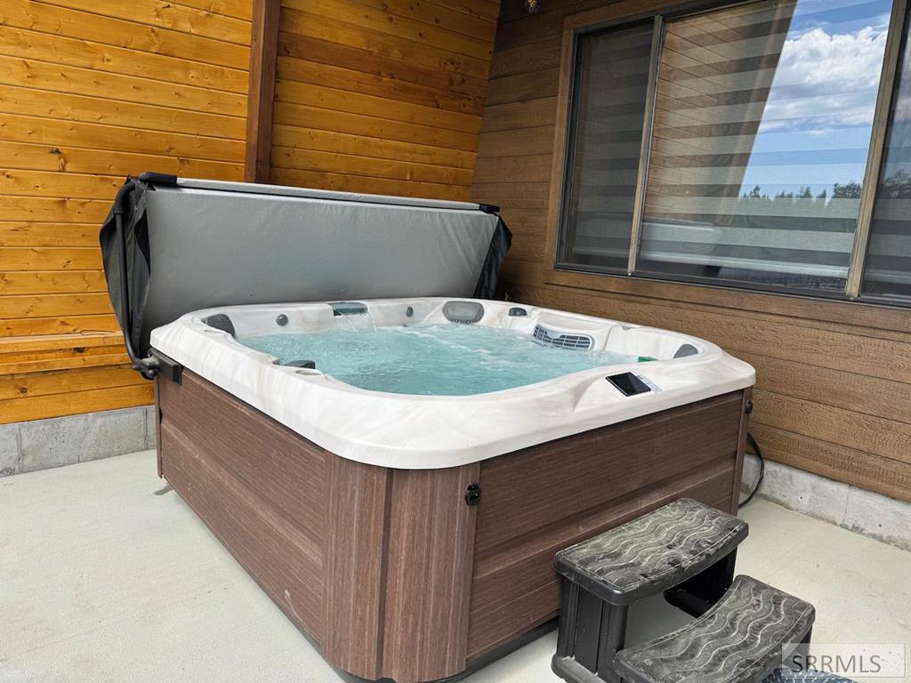 3776 Snake River Road Island Park, ID 83429 - Photo 51 of 74 Jacuzzi