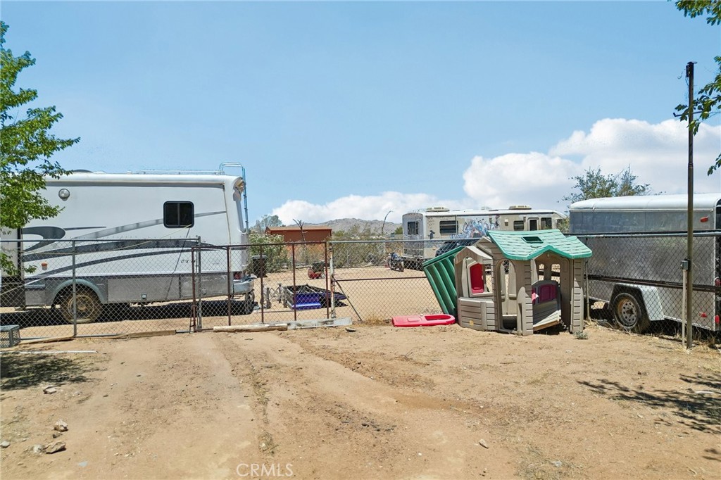 13207 Nicola Road Apple Valley, CA 92308 - Photo 30 of 33