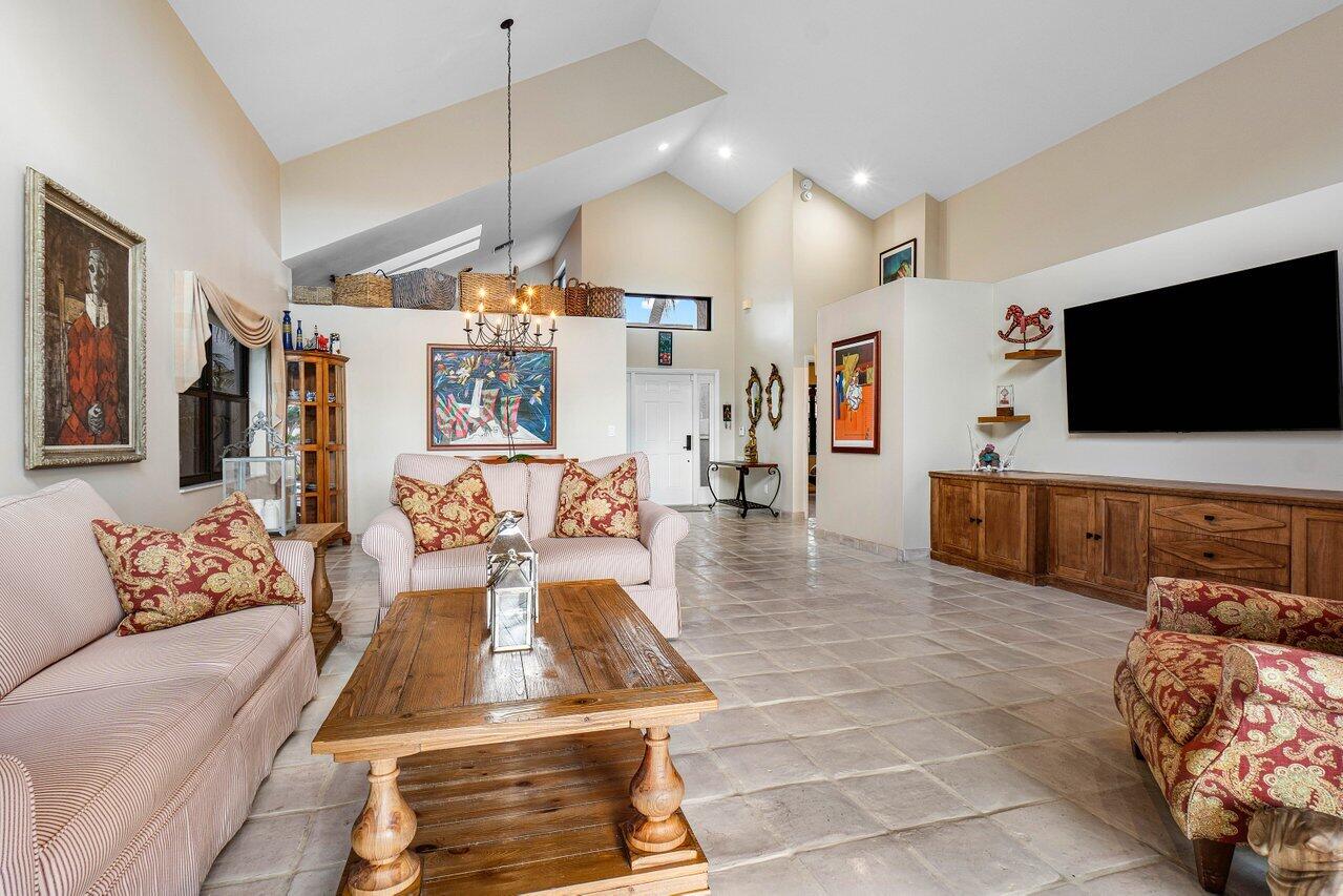 17468 Vía Capri Boca Raton, FL 33496 - Photo 5 of 43 Living Room