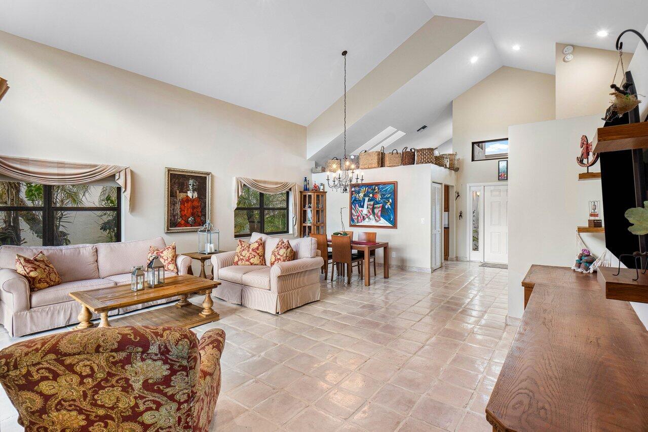 17468 Vía Capri Boca Raton, FL 33496 - Photo 7 of 43 Living Room