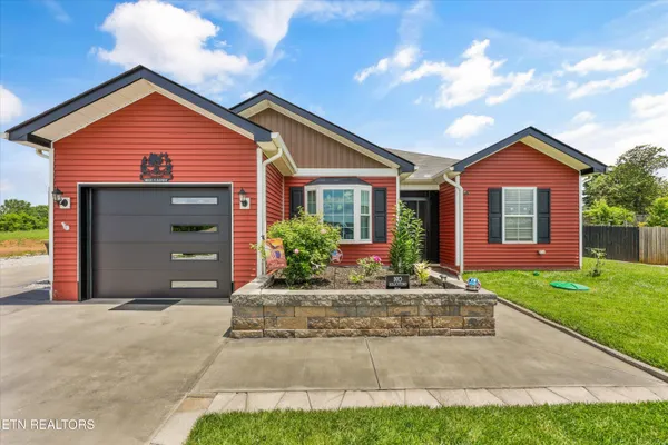$395,000 | 126 Hartfield Lane, Loudon, TN 37774