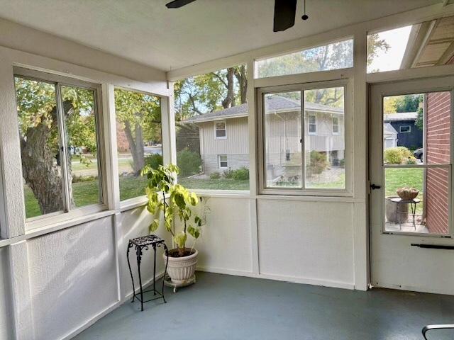 5 Boone Court Normal, IL 61761 - Photo 24 of 29 a living room with furniture and a potted plant