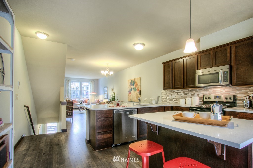 7150 Shinkle Place Southwest, Unit 60 Seattle, WA 98106 - Photo 8 of 18 Gallery Image 8