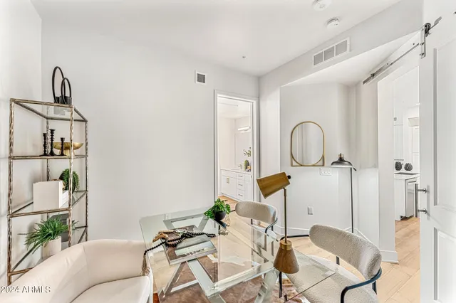 $575,000 | 3131 North Central Avenue, Unit 4012, Phoenix, AZ 85012