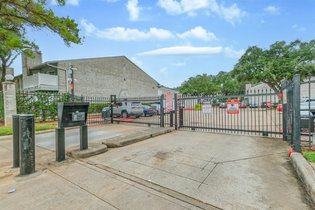 $110,000 | 10837 Braes Bend Drive, Houston, TX 77071