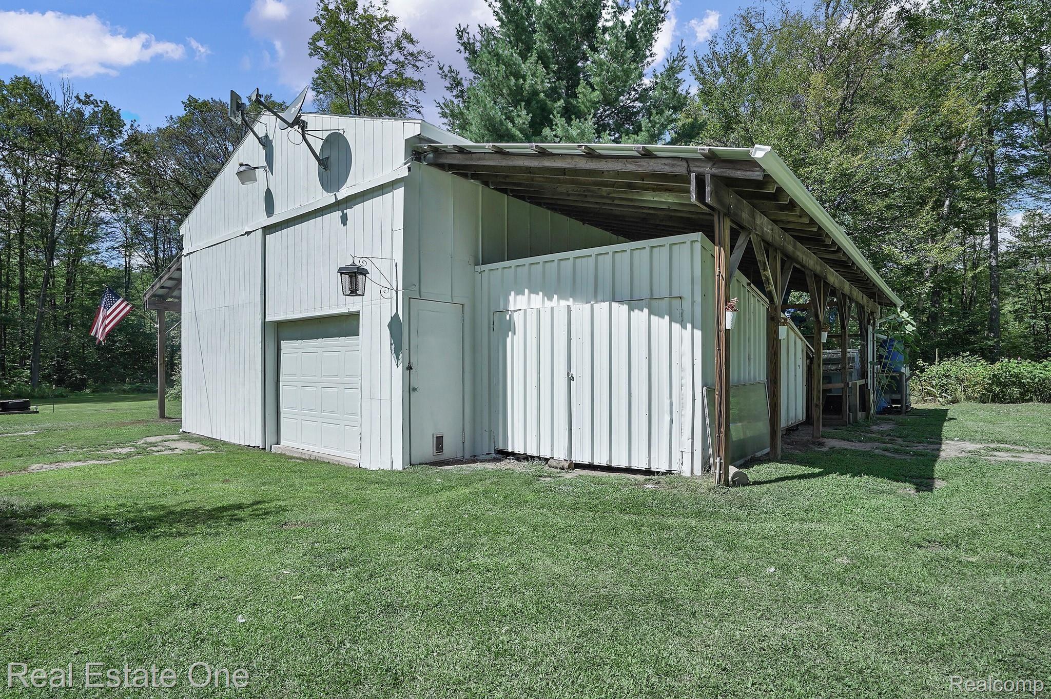 5423 Wilson Road Harrison, MI 48625 - Photo 33 of 35 DSC02716.jpg
